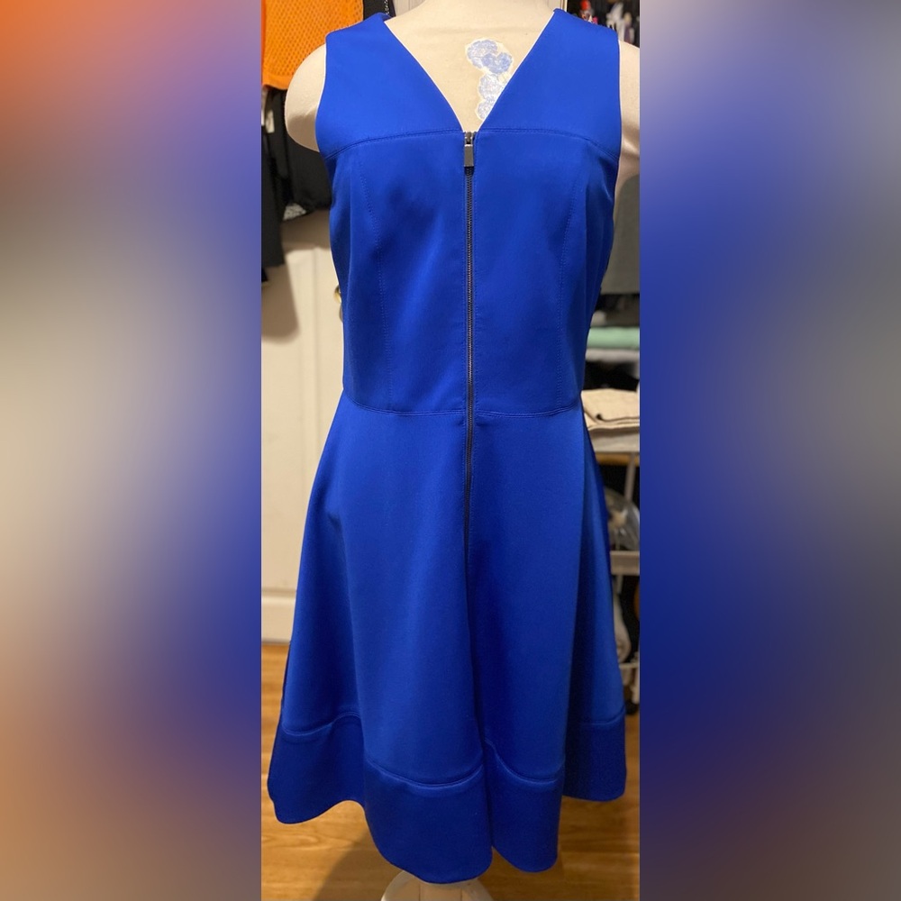 Pre-loved, Women’s Size 10 Vince Camuto Elegant Sleeveless Blue Mini Dress